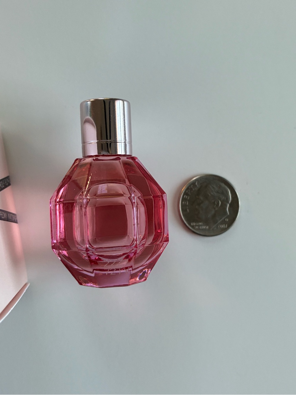 Viktor & Rolf Flowerbomb Pretty Peony EDP Mini - Picture 2 of 2
